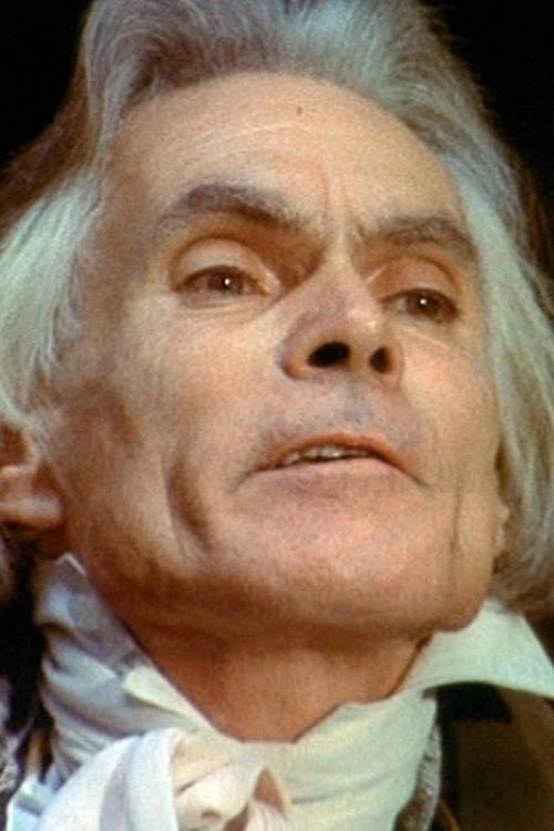 Alfred Baillou as Julien, le bossu