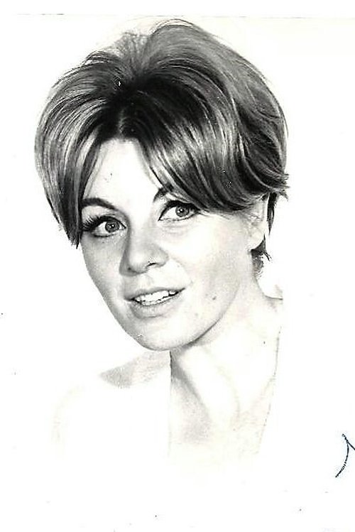 Elena María Tejeiro as Marta