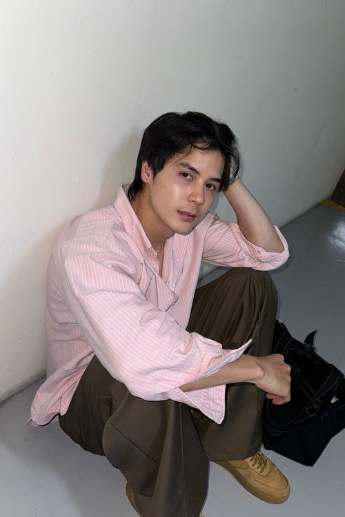 Naphat Prakongsup as Chat