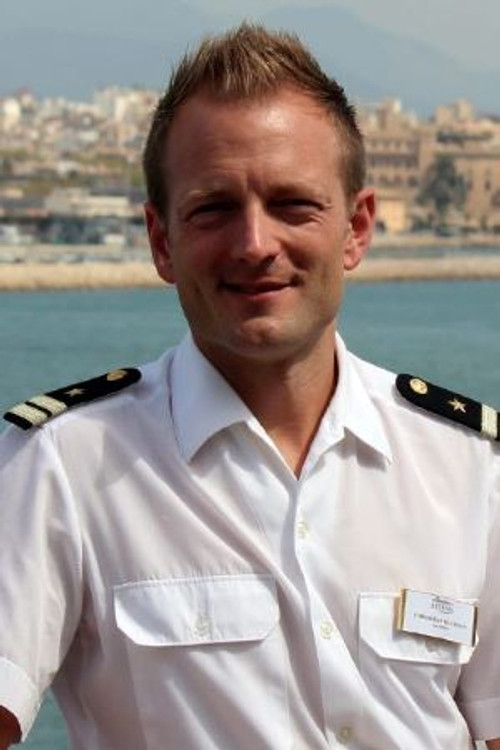 Christian Baumann as Narrator (voice)