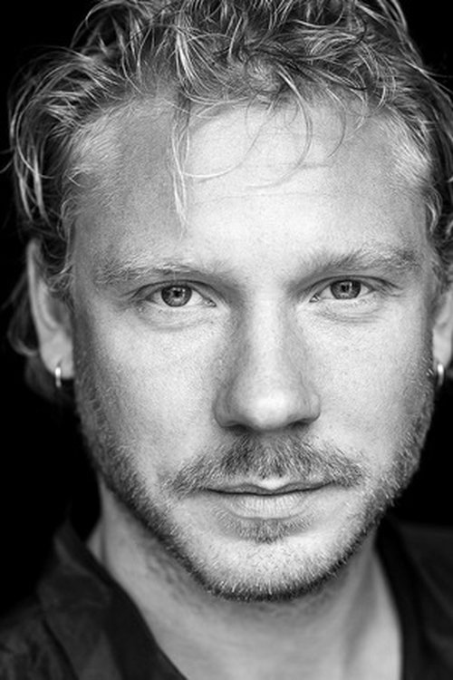 Linus Troedsson as Pär Sahlström