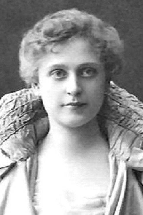 Effie Shannon as Mrs. De Lanni