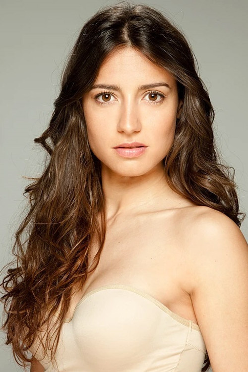 San Yélamos as Sonia