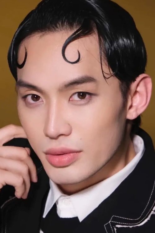 Techin Ploypetch as Teacher Rose