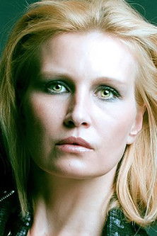 Gala Videnović as Ema