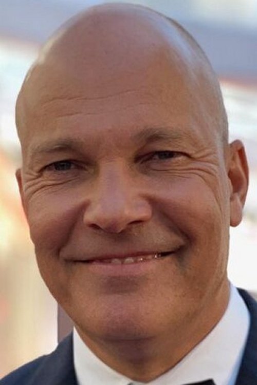 Jesper Steinmetz as Sig selv