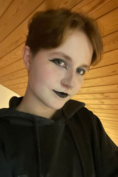 Sophia Mole as Jill Morrison