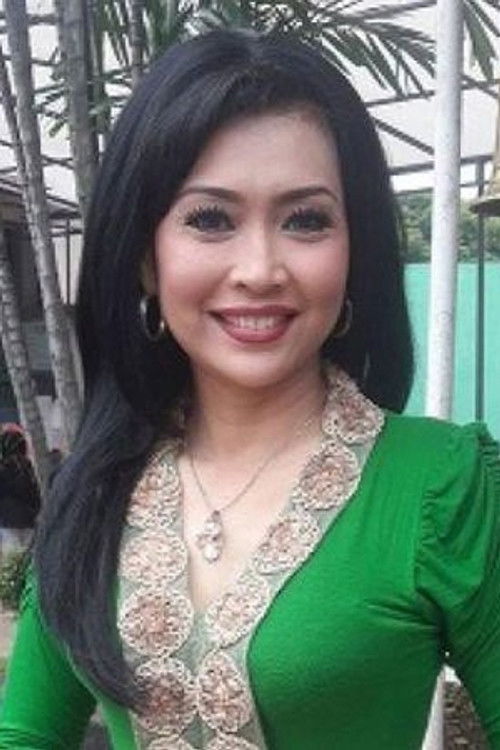Ratna Listy as Pedagang Kirani