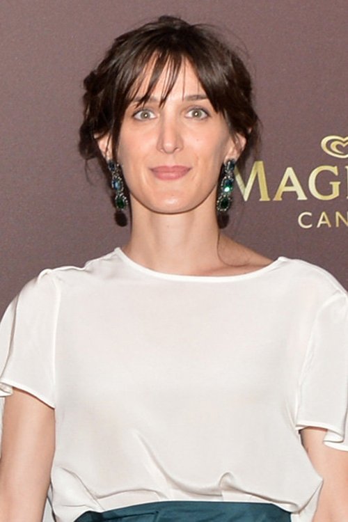 Anna Bellato as Lucia