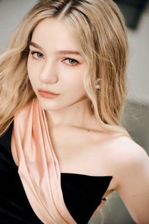 Anastasia Shestakova as Alice