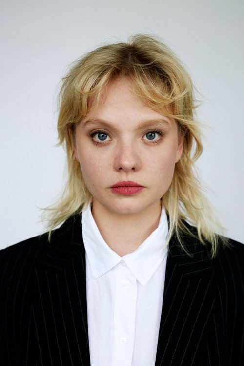 Berit Vander as Saskia