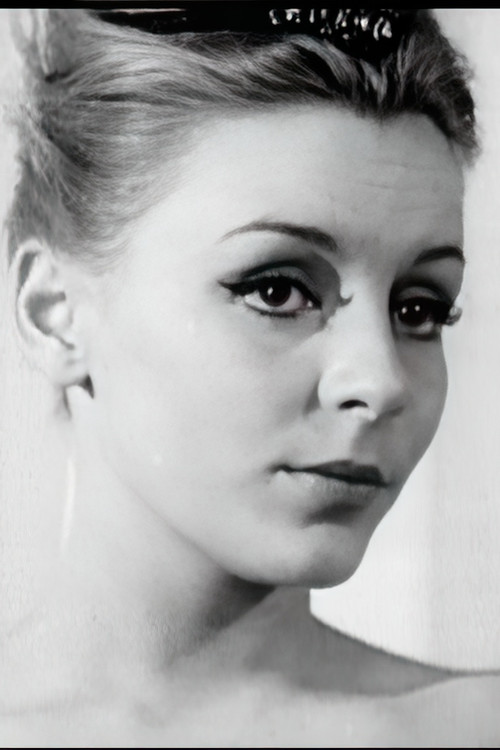 Sylvie Coste as Evelyne