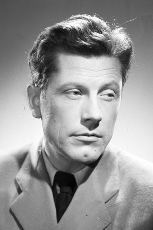 Józef Łodyński as Maciej Miętus