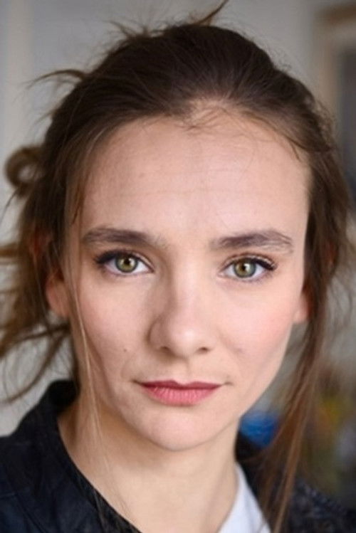 Cassandre Vittu de Kerraoul as Pauline Kernel