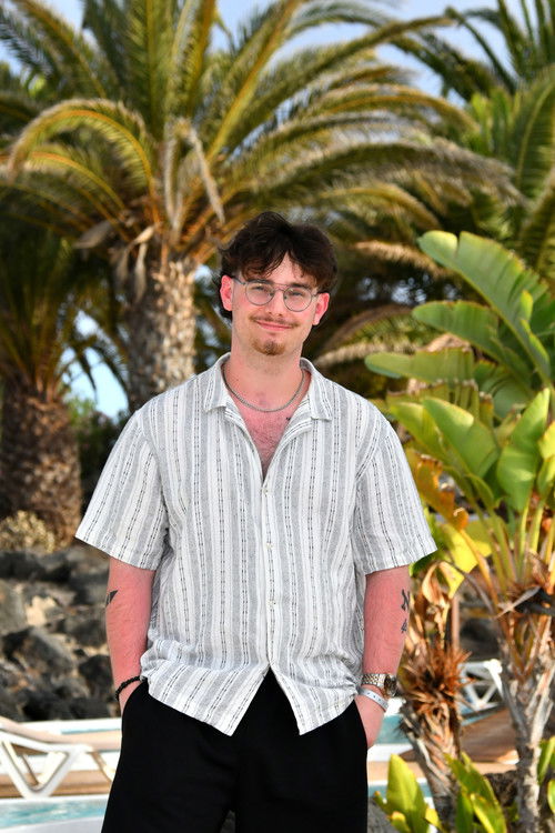 Charlie Vjestica as Self - Presenter