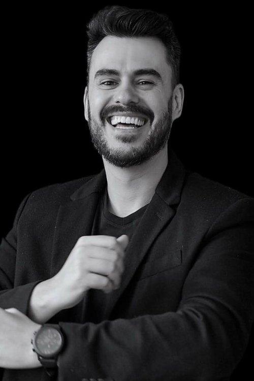 Kim Archetti as Eduardo