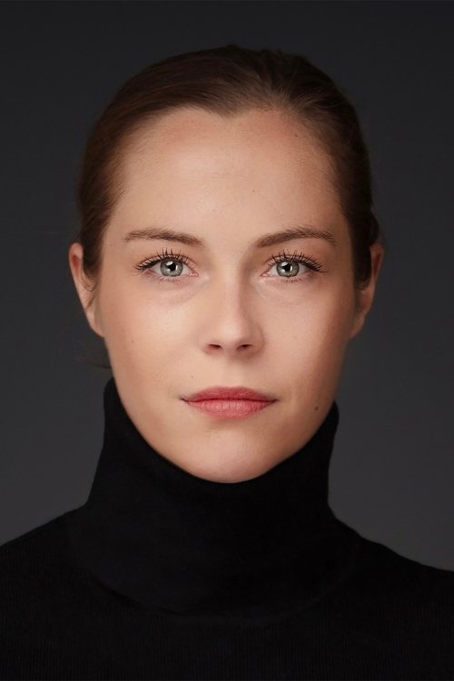 Lea Čok Rajčič as Mia