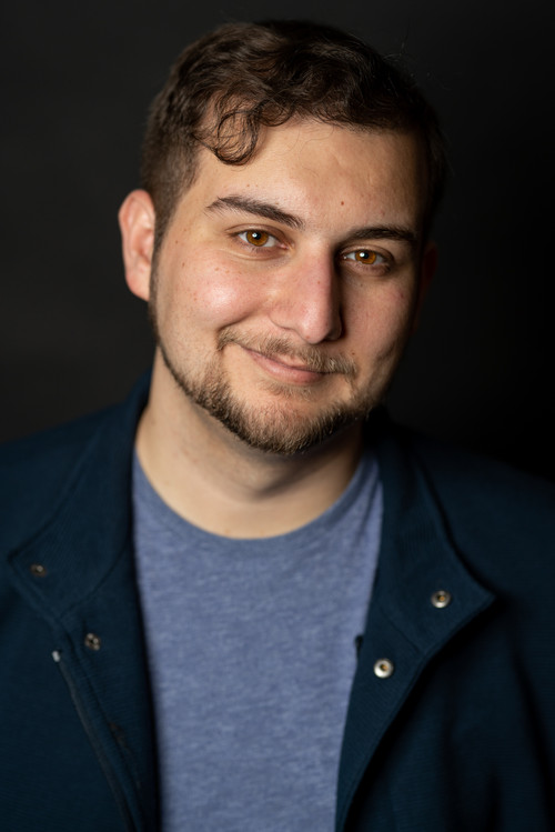 Alejandro Saab as Reporting Student (voice)