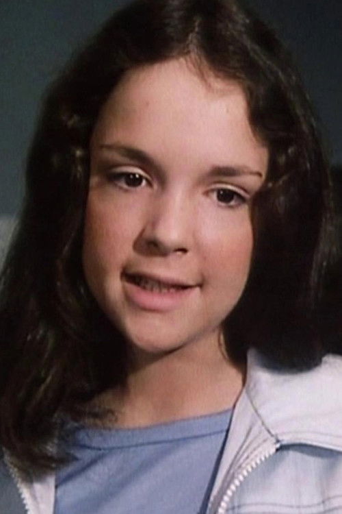 Katharine Levy as Lynn