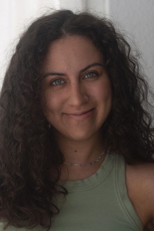 Leonor Segovia as Izma