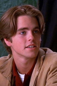 Shane McDermott as Mitchell Goosen