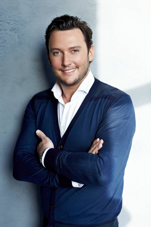 Tino Martin as Tino Martin