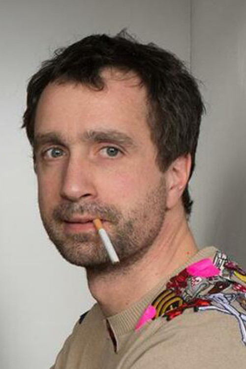 Antonin Peretjatko as L'équipe du film