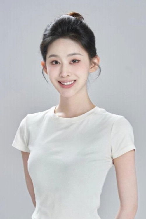 Yuan Yizhan as Guan Mengmeng / Guan Xinrui