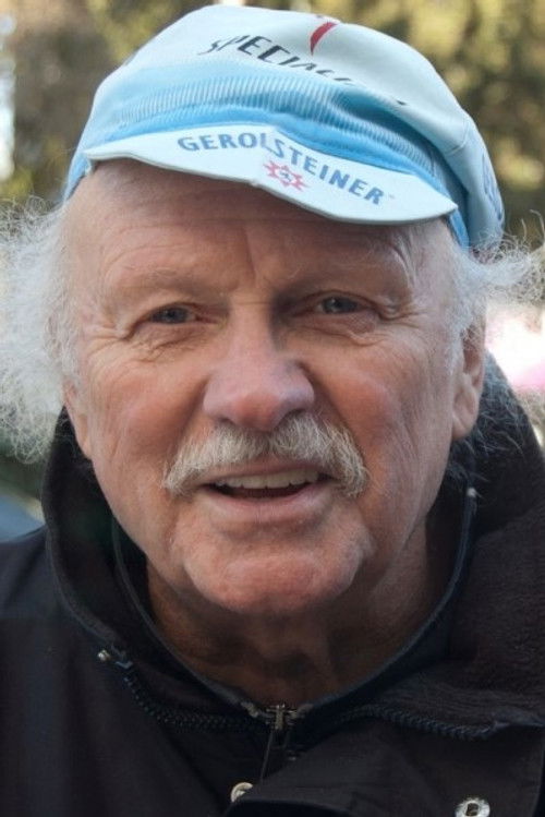 Horst Tomayer as Hunter