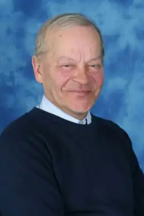 Henryk Bajdo as Szatniarz