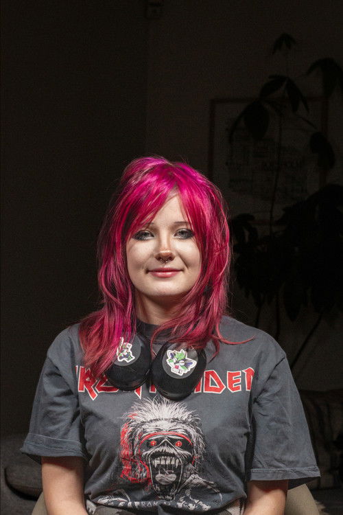 Lea Marie Wang Sveva as Mamma (voice)