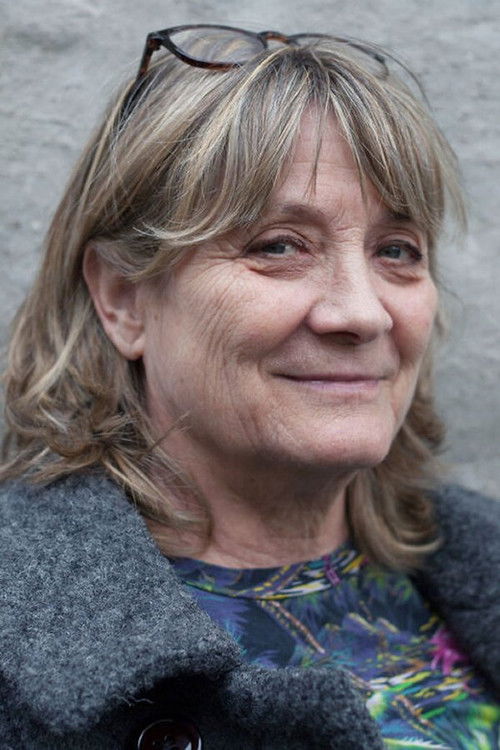 Anni Pape as Sig selv