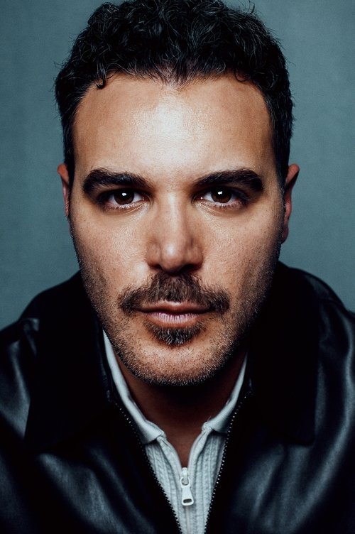 Zayn Alexandre as Sari