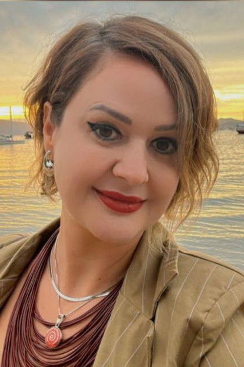 Letícia Dilda as Garçonete