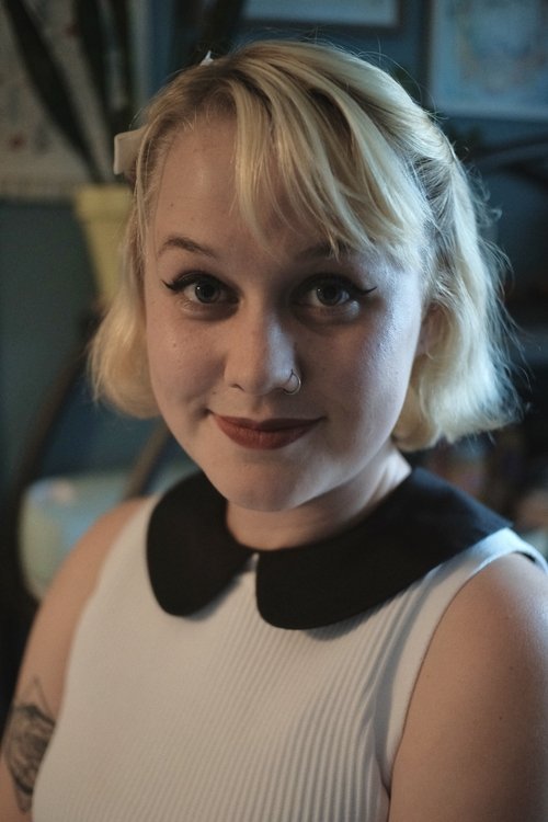 Camille Carlson as Edie Russel