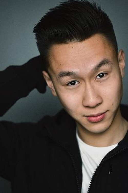 Michael Sheng as Jeune moine au Tibet et à Montréal