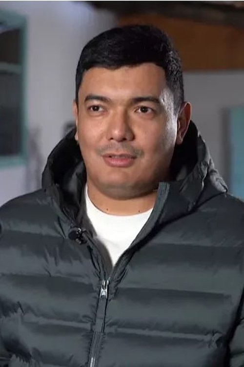 Alisher Utev as Zhenis