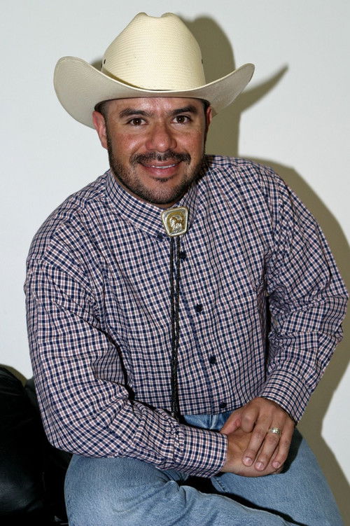 Edson Zuñiga as Gastón Loera