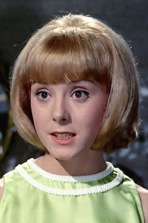 Aurora Bayona as Mili