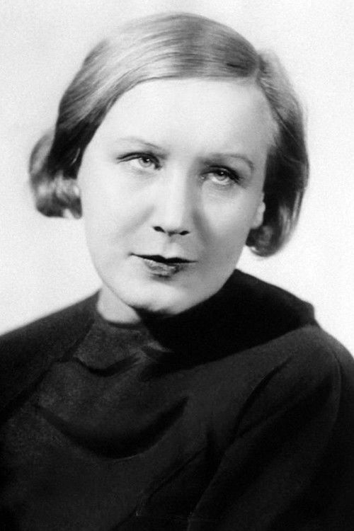 Dina Andreeva as Елена Дмитриевна