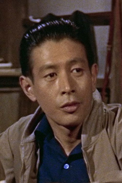 Toshio Nihonyanagi as Saito