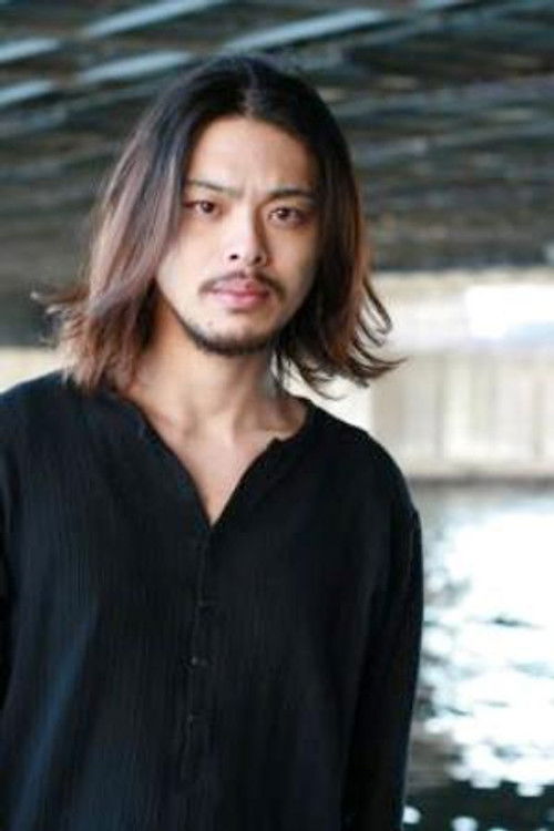 Meguru Katô as Tetsuya Yoshiike