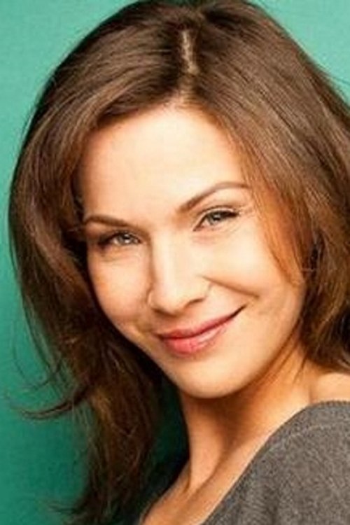 Danielle Hampton as Alicia Roberts