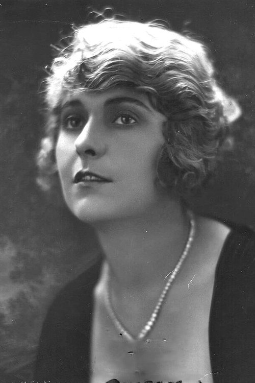 Pearl White as Mary Vantyne