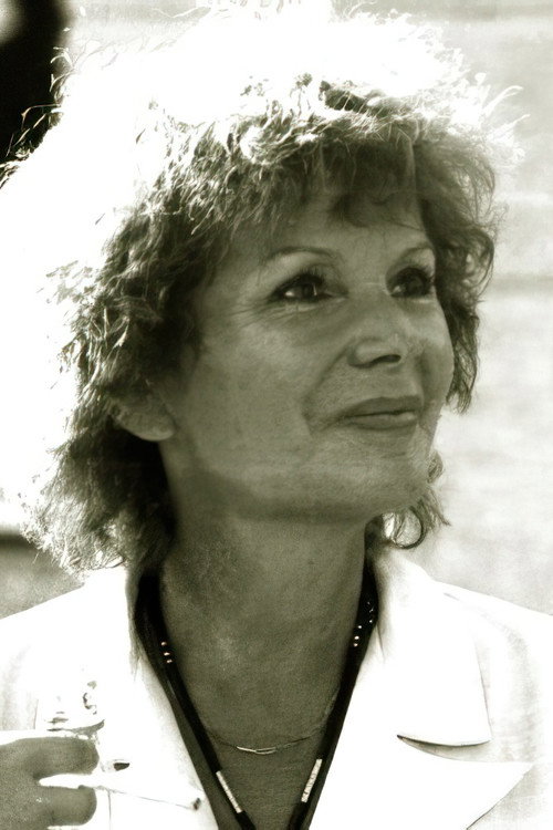 Isabelle Ehni as Yvette