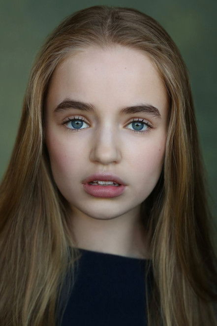 Nell Fisher as Holly Wheeler