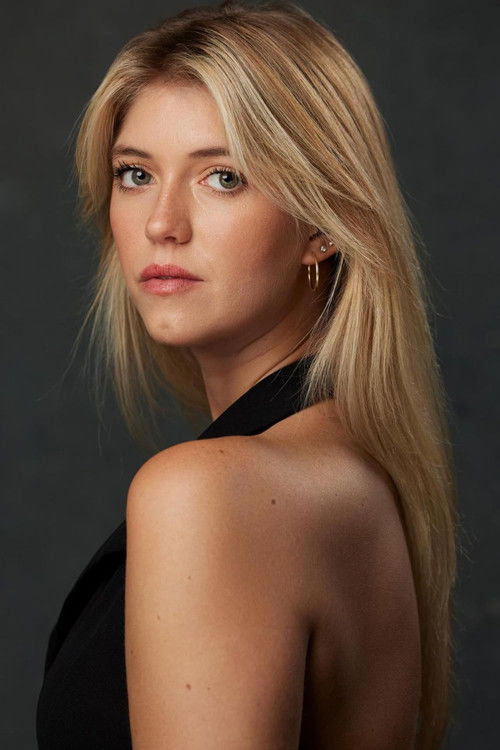 Lexi DiBenedetto as Kelly