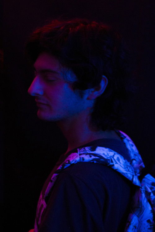 Bruno Lopez as Tomas