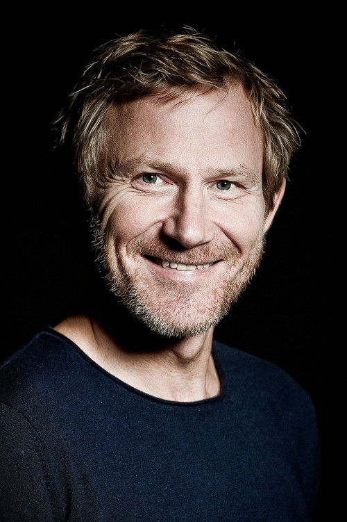 Roland Jankowsky as Kapitän Ehlers