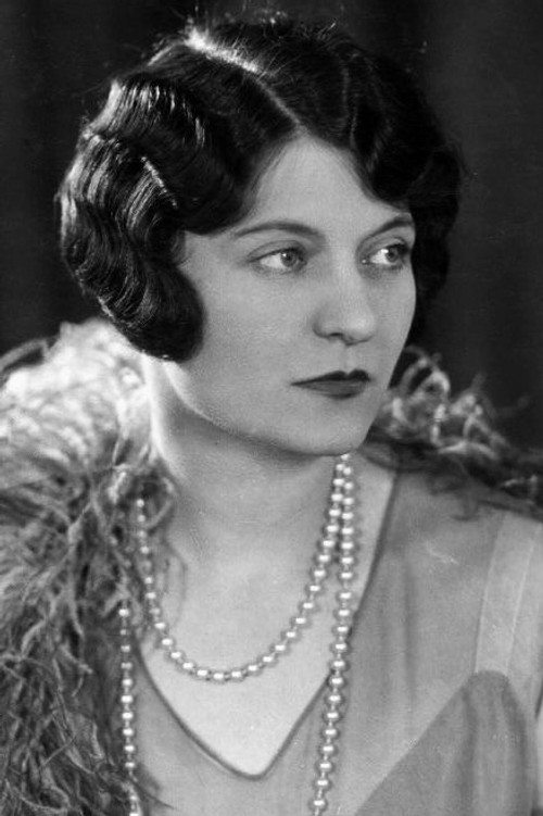 Kathryn Givney as General Cartwright